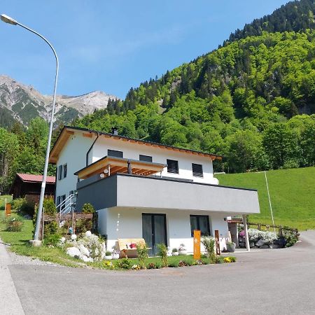 Haus Bazigg Apartamento Klosterle am Arlberg Exterior foto