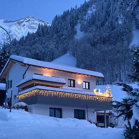 Haus Bazigg Apartamento Klosterle am Arlberg Exterior foto
