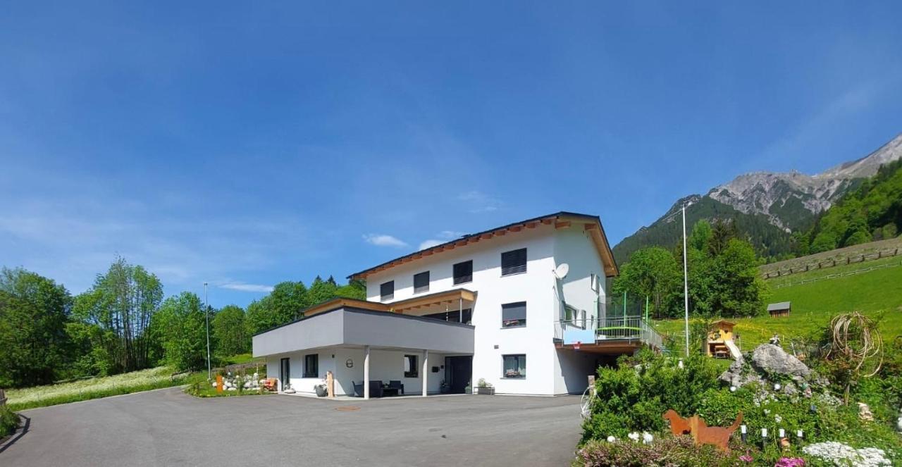 Haus Bazigg Apartamento Klosterle am Arlberg Exterior foto